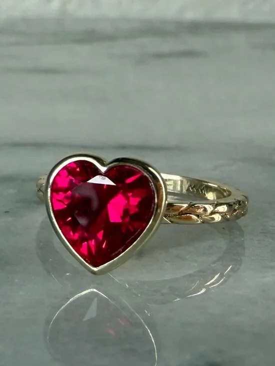 Hard to Find Melinda Maria Red Amelie Heart Ring - 5 - Picture 3 of 17